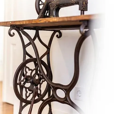 Sunny Bica - Downtown Large